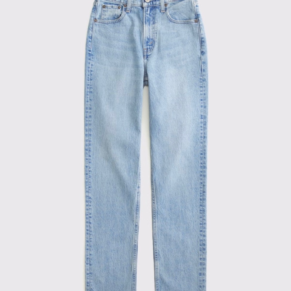 Abercrombie Ultra High-Rise 90’s Curve Love Straight Jeans